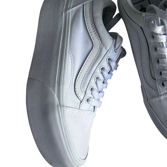 Vans Women's Old Skool Platform Trainers - Real White - Picture 1 of 9